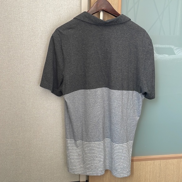 Travis Mathew Gray Stripes Mens Polo Golf Shirt with Pocket - Picture 3 of 7